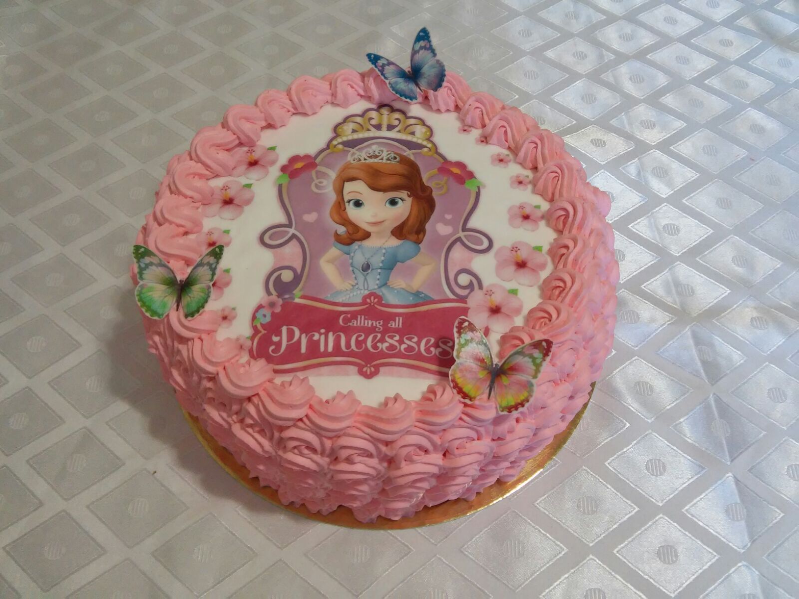 тортик в стиле барби. торт барби для девочки. торт в стиле барби. вафельный торт для девочки. украшение торта с вафельной картинкой.