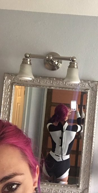 Sweating bullets in My new neoprene, going to force My boyfriend to work out with Me so he can SCUBA<a href="/tag/wetsuit"class="tags"><span>#wetsuit</span></a>