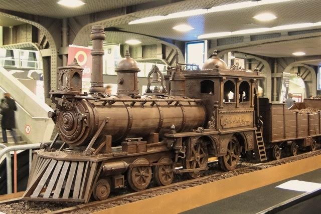 Justrufs's tweet image. Have you seen the world's longest chocolate train made entirely of chocolate?
Here's a few shots for you for you!