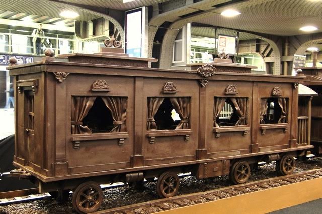 Justrufs's tweet image. Have you seen the world's longest chocolate train made entirely of chocolate?
Here's a few shots for you for you!