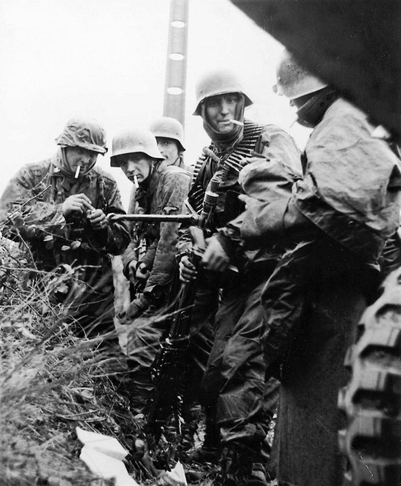 Сс в действии. Боевая группа Хансена Арденны 1944. Кампфгруппа Хансен. Арденны Бельгия 1944.