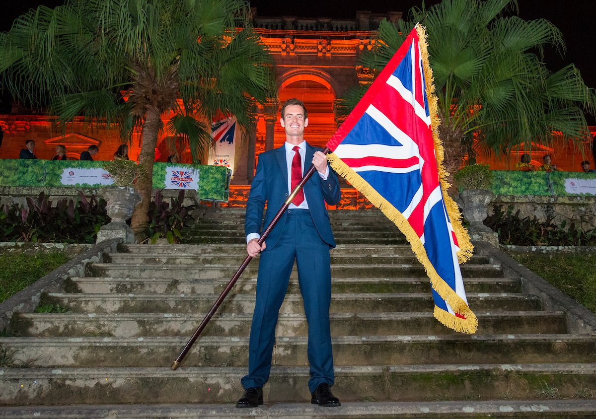 TeamGB's tweet photo. A win at #USOpen and a trip down memory lane for our Opening Ceremony flag bearer @andy_murray
#RioMemories https://t.co/xG9ysoweHq