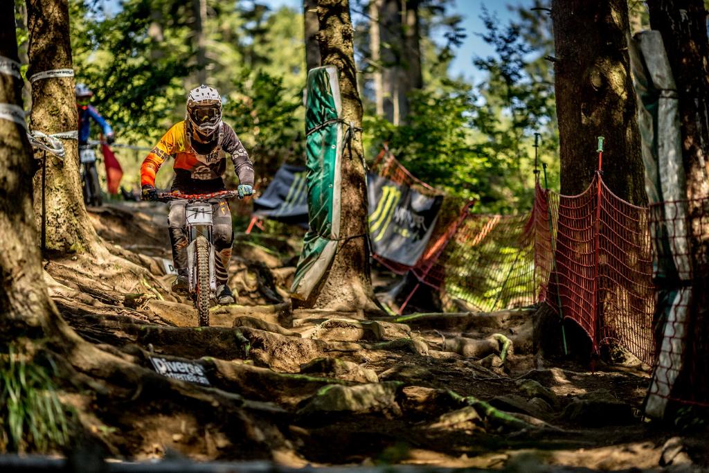 MonsterEnergyPL's tweet image. Polak Mistrzem Europy w #Downhill-u! Relacja z #DiverseDownhillContest w #Wisła: monsterne.ws/DDHCWS16 #MTB