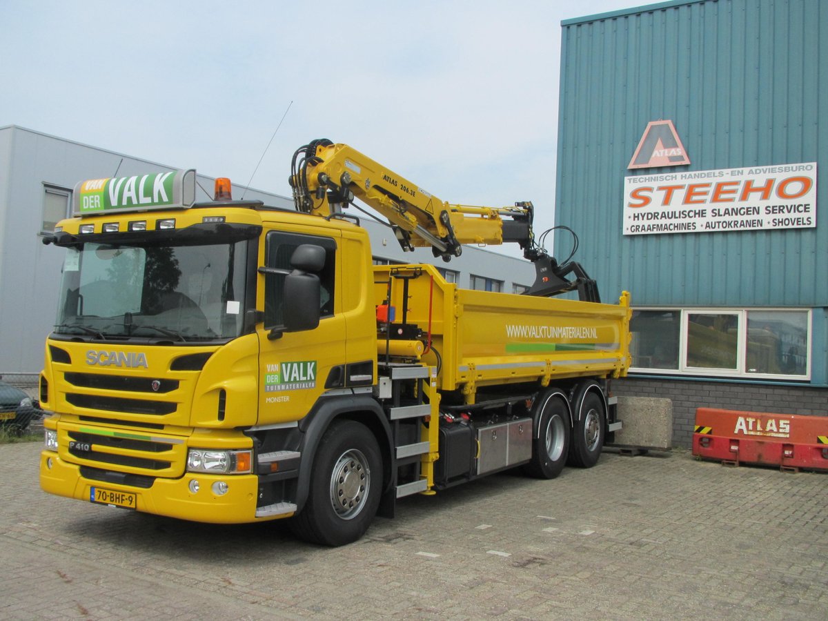 Steeho1's tweet photo. Recentelijk geleverd. Een Atlas 206.3E op een Scania aan fa. van der Valk Tuinmaterialen uit Monster. https://t.co/T8DsJ9vOWU
