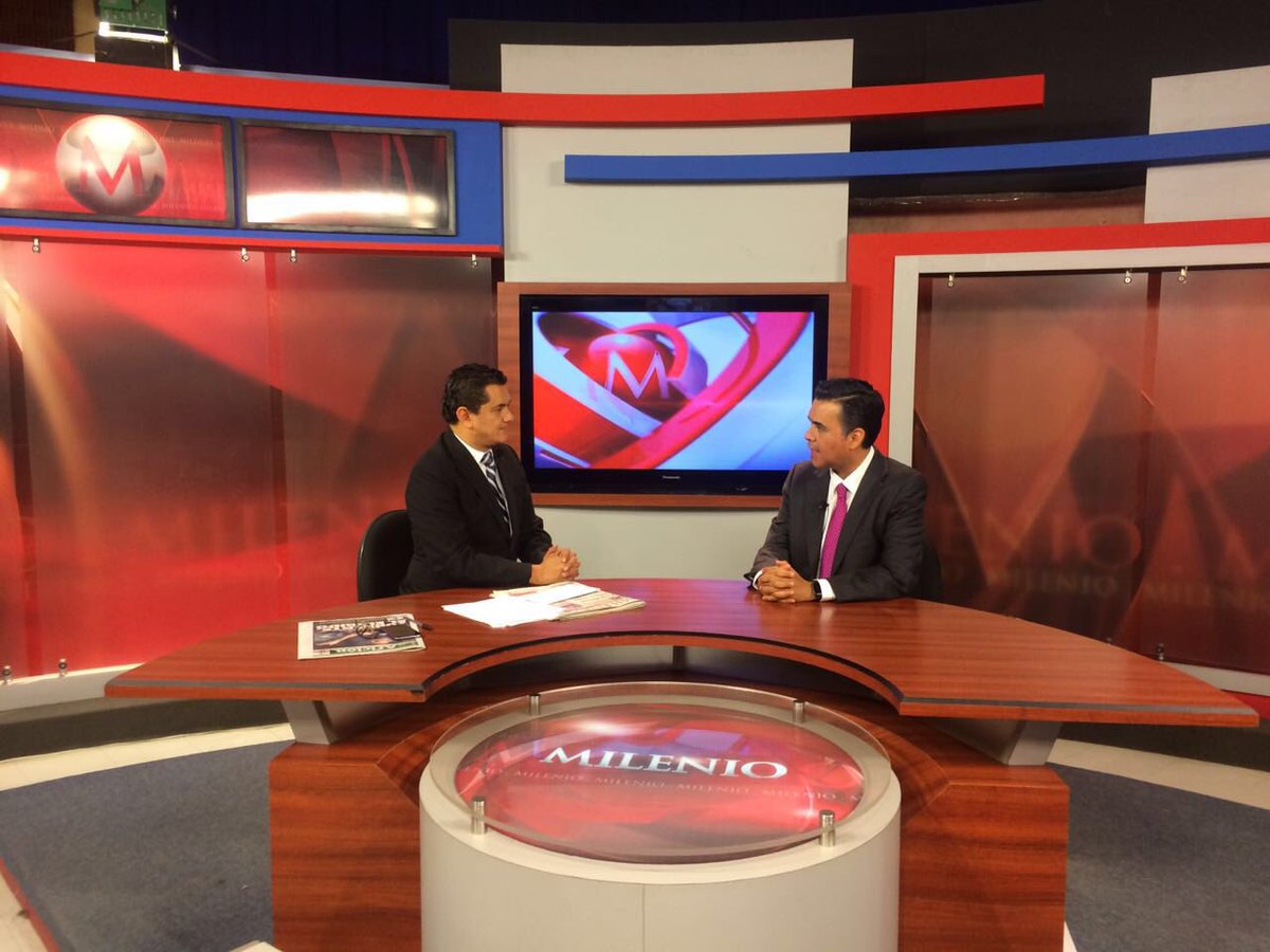 AARREDONDOM's tweet photo. Estamos en vivo por @mileniotv, dando a conocer obras y acciones de Salamanca. #RumboAlInforme https://t.co/vuskTvzJyc