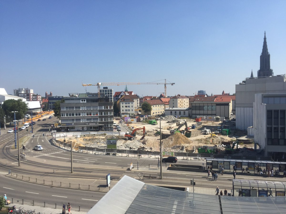 estonji's tweet photo. erfrischender blick auf das 2av office #sedelhöfe #ulm #2av #hbfulm https://t.co/8Rb2IxOjny