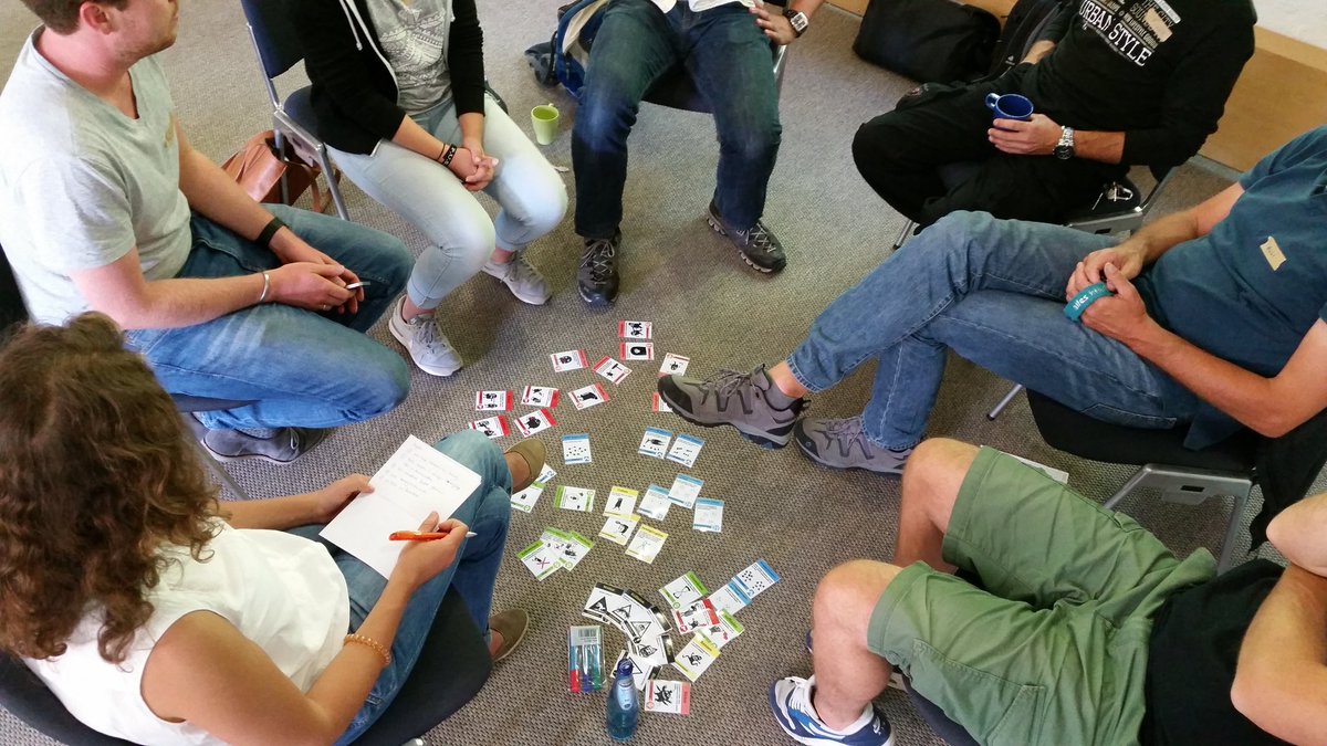 playinsiegen's tweet image. Entwicklung eigener #urbangames mit den #StreetGame Design-Karten von @FireHazardGames!w/ @jiutha@GMKnet @irminhild
