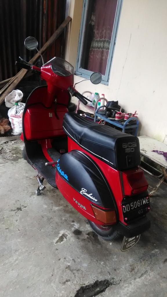 Gambar Kata Kata Naik Vespa Kehujanan Kata Kata