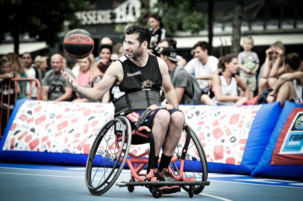 Leuk! <a href="/LangsdeLijnEO/">Langs de Lijn En Omstreken</a> komt @rtenhoordasilva praten over musical #Rent. <a href="/marcdehond/">Marc de Hond</a> komt ook. #Paralympics2016 #ldleo