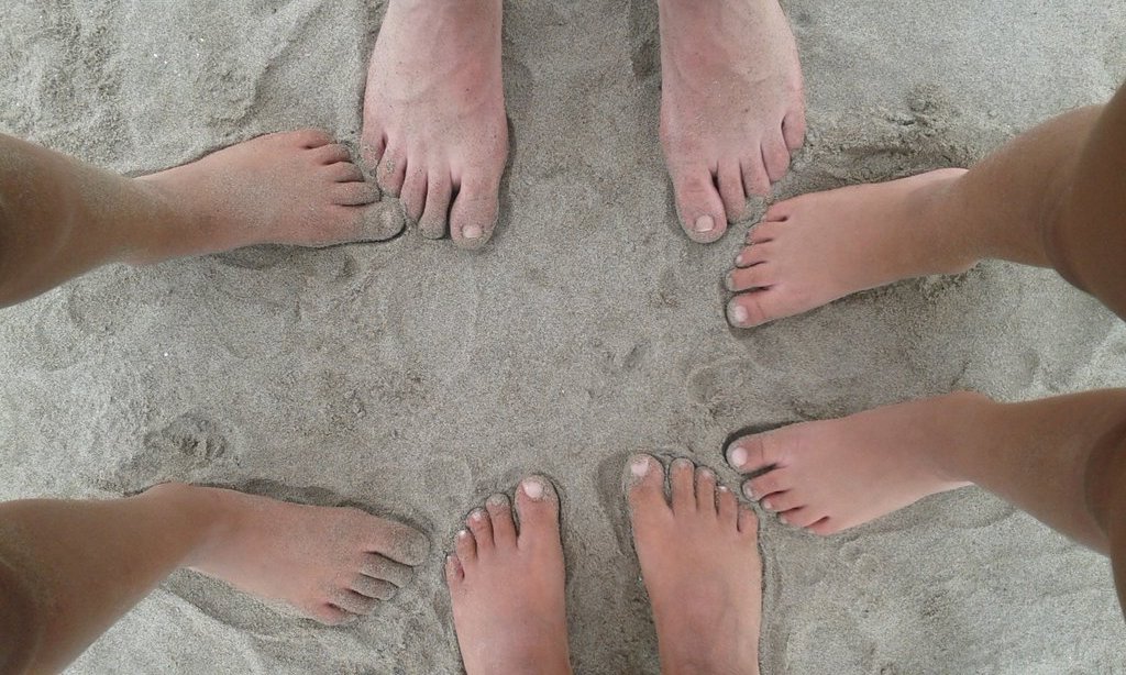 StefanoLagna's tweet photo. E noi ci abbiamo messo i piedi... #summer #augustend #LavinioBeach #familyfirst @robyrob2015 https://t.co/eP1VGvOb41