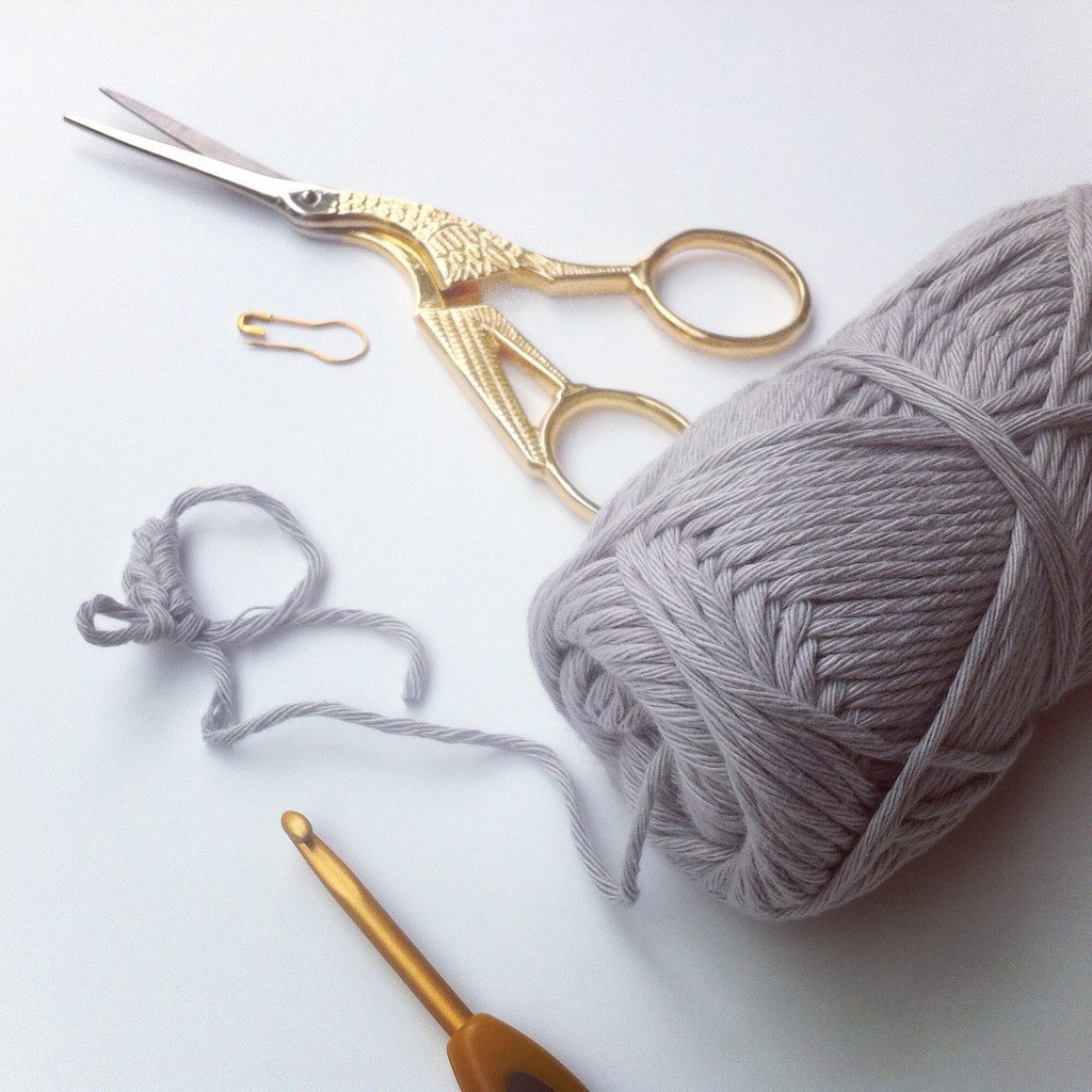 horadecrochet's tweet photo. Tengo ganas de invierno #crochet #ganchillo #amigurumi #cloverhooks #cloverhook #crochetaddict #handmade #yarnlove https://t.co/VWso3fQF3y