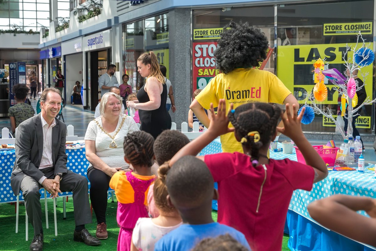 CWmasterplan's tweet photo. Last weekend the @Southwarkmayor visited @SurreyQuays for #TheBigFriendlyRead Summer reading challenge event https://t.co/RLHUsVDLdJ
