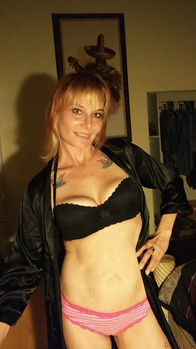 Come visit my page https://t.co/krhhJIvwfY Lissalee https://t.co/DdcYOmTwKt