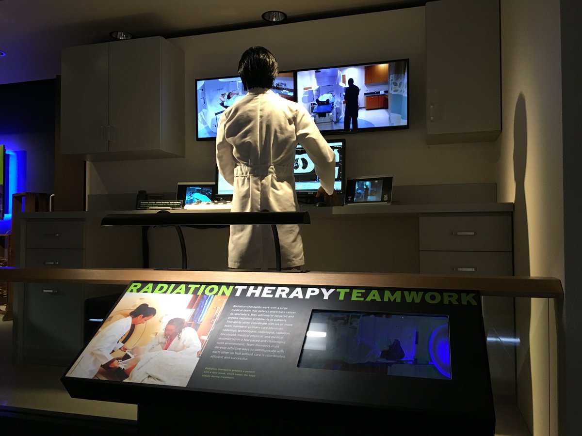 ASRT's tweet photo. A recreation of a radiation therapy control console is featured in ASRT Museum and Archives. https://t.co/NsJ2sIjY2N https://t.co/OybZO9CKl2
