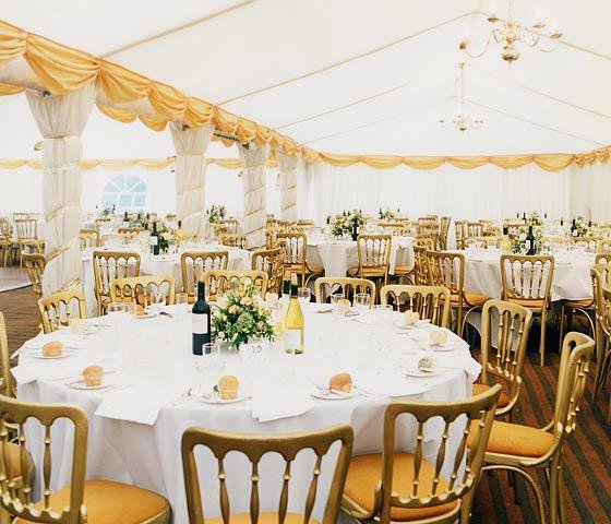 1st_Setting's tweet image. Gold and glitz in #Kent buff.ly/2bBrCIT