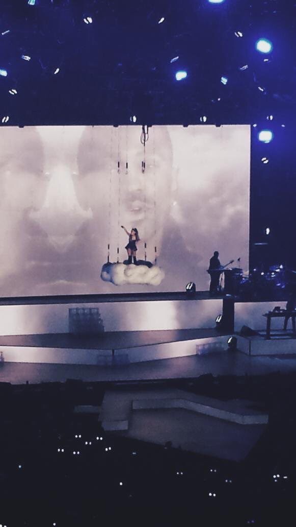 sameanthaa's tweet image. Last year around my birthday was the best. 😭💕