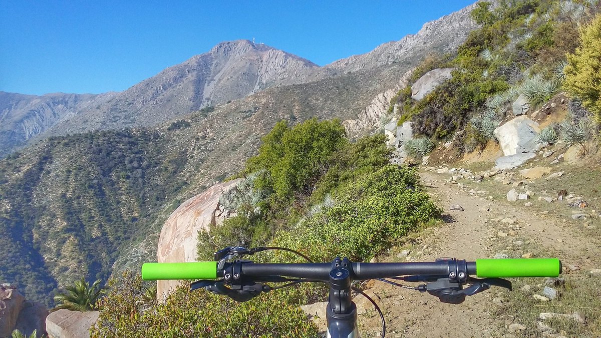 ___Dj_Axel___'s tweet photo. De fondo #cerroelroble yo en el #cerrolacampana 💪👌📷 #mtb #tiltil #rungue #chile #scott https://t.co/ebiHVA9Iqc