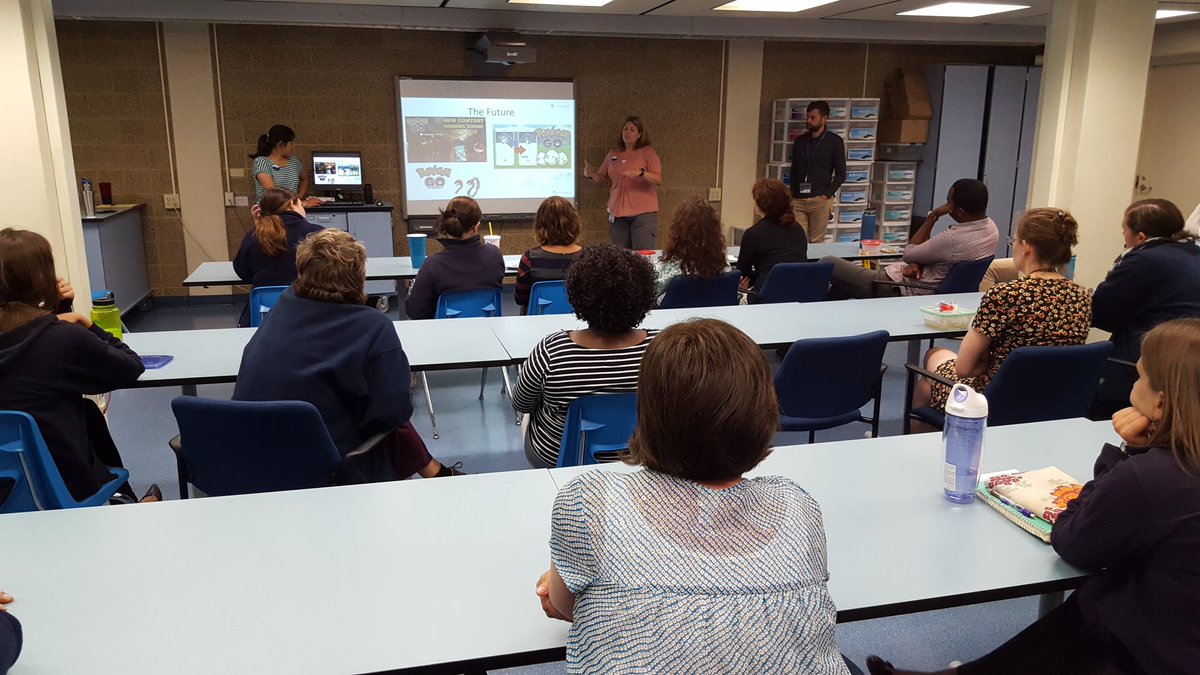MirandaRHK's tweet photo. #PokemonGo presentation continued. I mention #PokeBlitz #PokeROM and more. Thanks to my co-presenters! 2 of 2 https://t.co/kqjFDljYEo