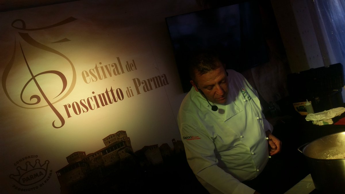 InformaCibo's tweet photo. Successo GELATO NEL PIATTO chef @chefPiri della @cdechef 
 Prosciutto Parma, Riso @rikyroncaia @savinovurchio https://t.co/216E1DmmDu