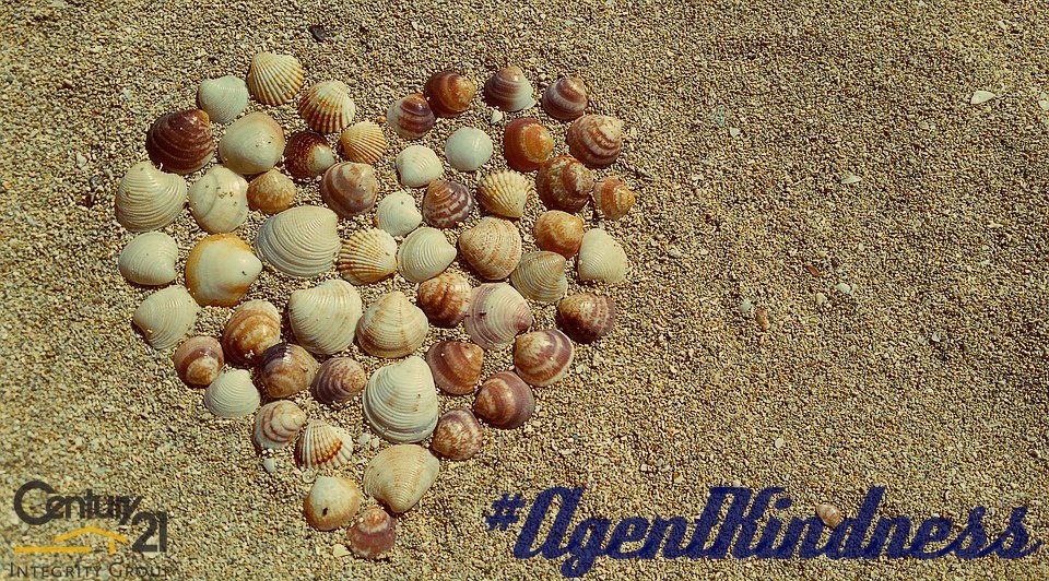 C21IntegGroup's tweet photo. B4 you head to the lake for #Laborday remember to commit a random act of kindness this Friday for #agentkindness https://t.co/AjvvgdzcN8