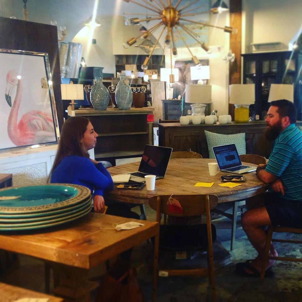 Oh hello Scotty. Fancy office today! #officenomads #todaysofficeis #workfromanywhere #popu… ift.tt/2bHGAKv