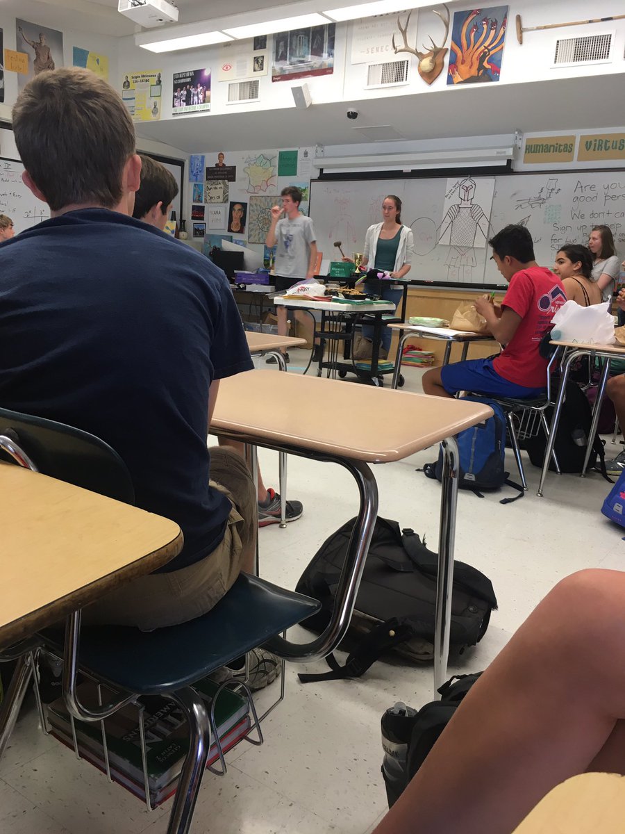 MHSSierra20's tweet photo. @MagisterDavis1 room at lunch to learn about Latin club and eat cookies #latin https://t.co/newB36cKpg