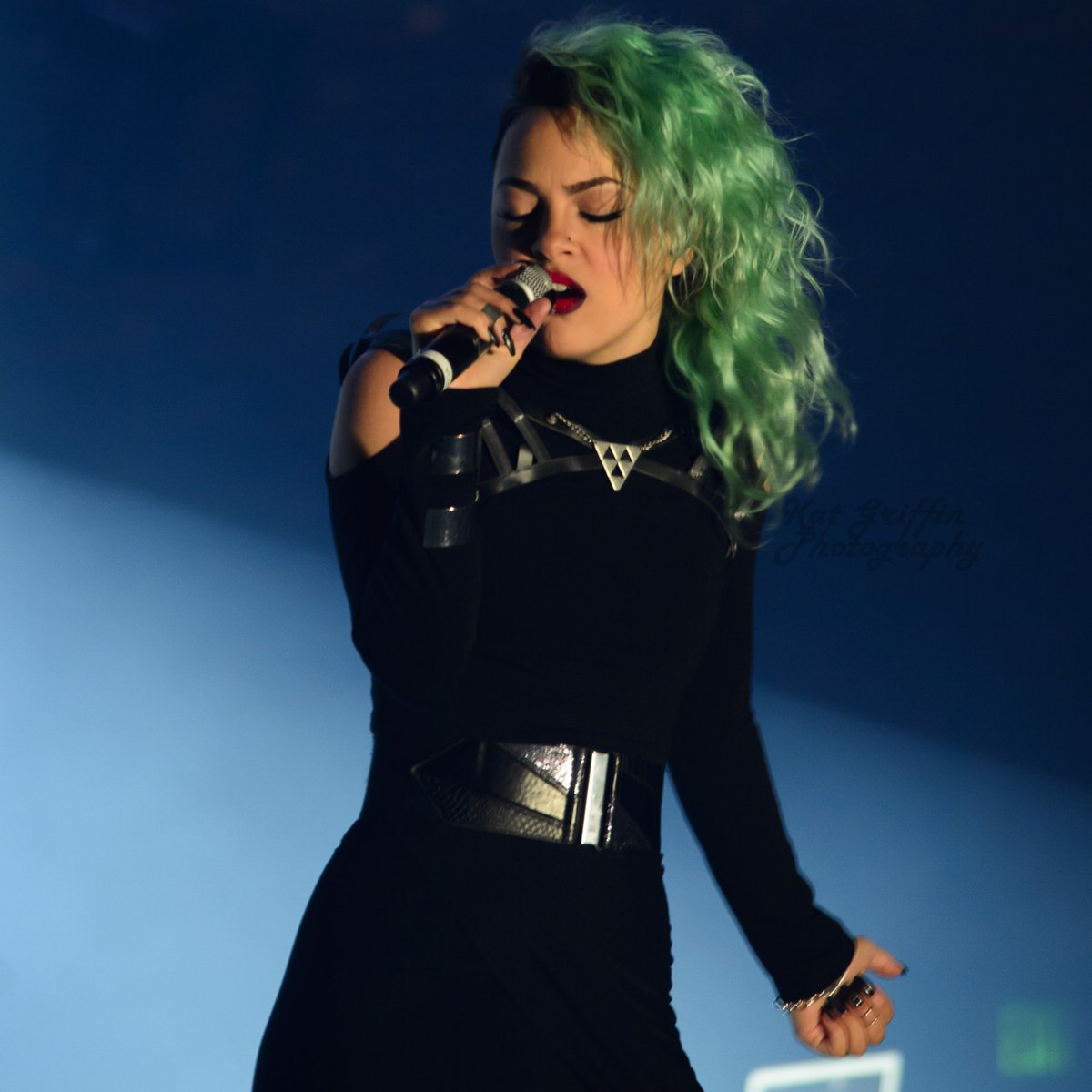 katgriff10's tweet photo. Throwback to #winterjam2015 #katgriffinphotography @VERIDIA @DeenaJakoub #veridia https://t.co/ByPn7qQjQu
