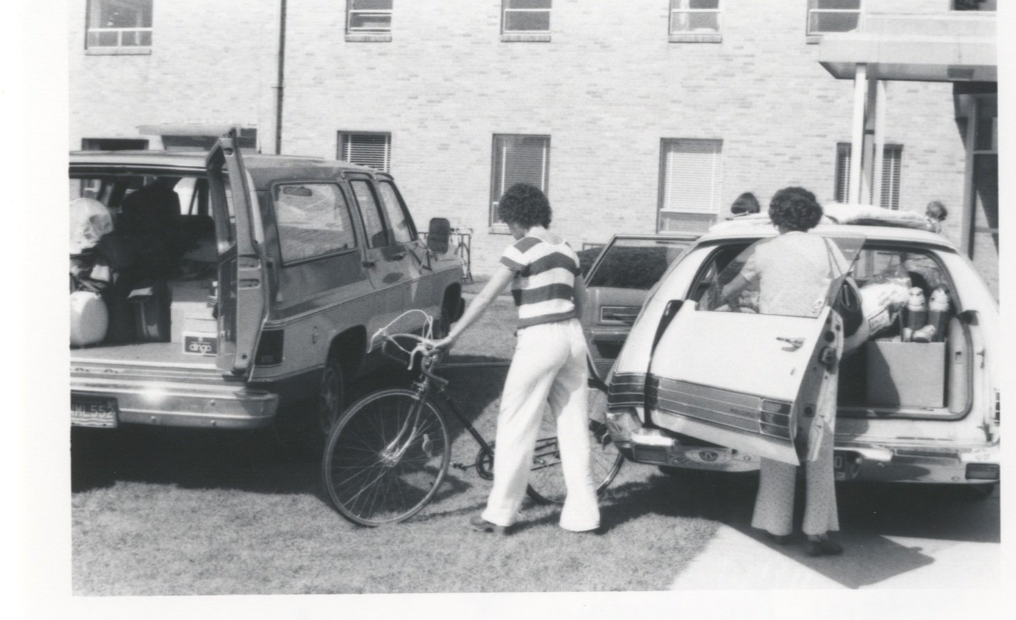 Endicott College on Twitter "Station wagons galore! Today's movein