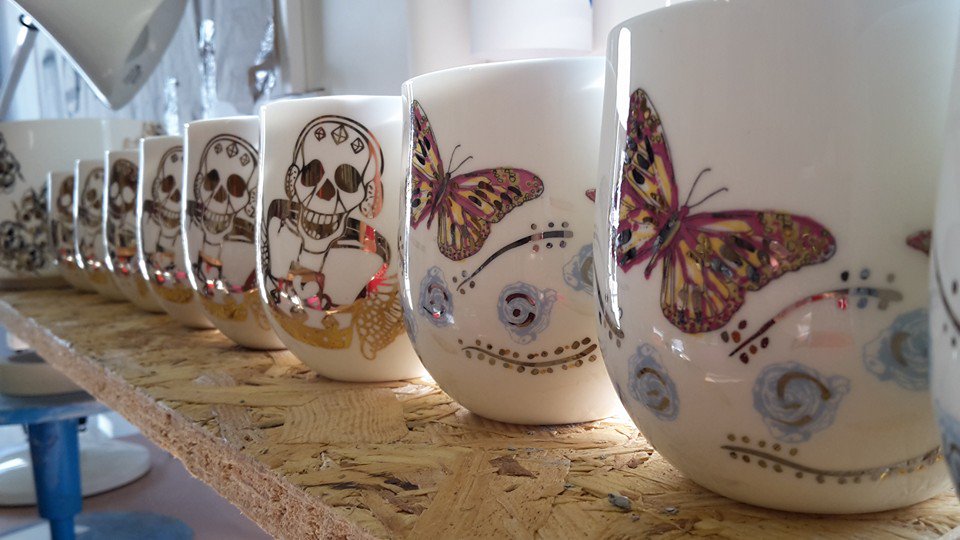 Denise O'Sullivan (@deniseceramics) on Twitter photo #StaffordshireHour #MidlandsHour more beauts hand painted & glistening in the sun ready for <a href="/Totallocalleek/">Totally Locally Leek</a> Sunday #StaffordshireHour #MidlandsHour more beauts hand painted & glistening in the sun ready for <a href="/Totallocalleek/">Totally Locally Leek</a> Sunday