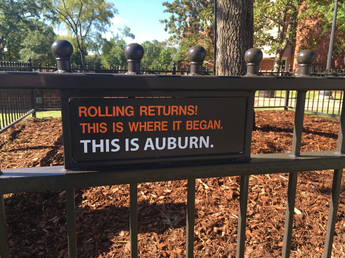 AuburnFM's tweet photo. New signage is up around the Oaks. Don't forget #TwoTreesOneTradition only roll the Oaks at the corner #AUFacilities https://t.co/prTdM18PpZ