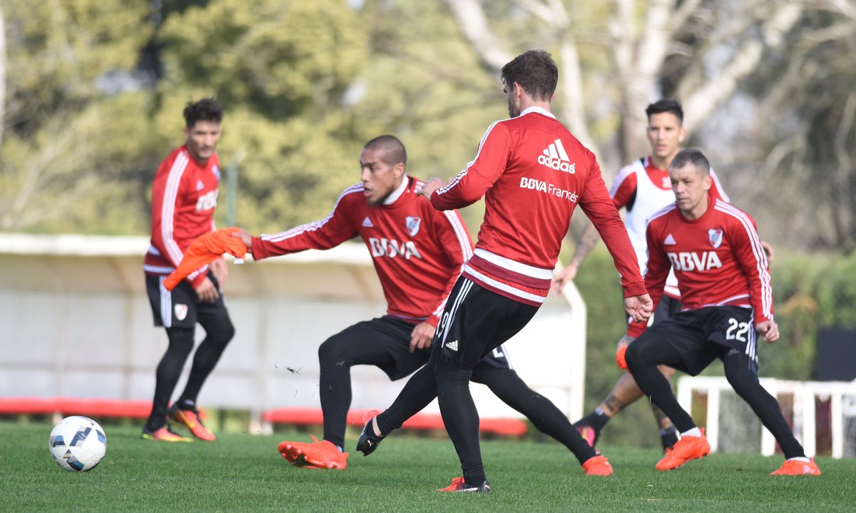 RiverPlate's tweet image. #River continuó con sus entrenamientos en Ezeiza. Conocé todo en &amp;gt; bit.ly/2bCj5He