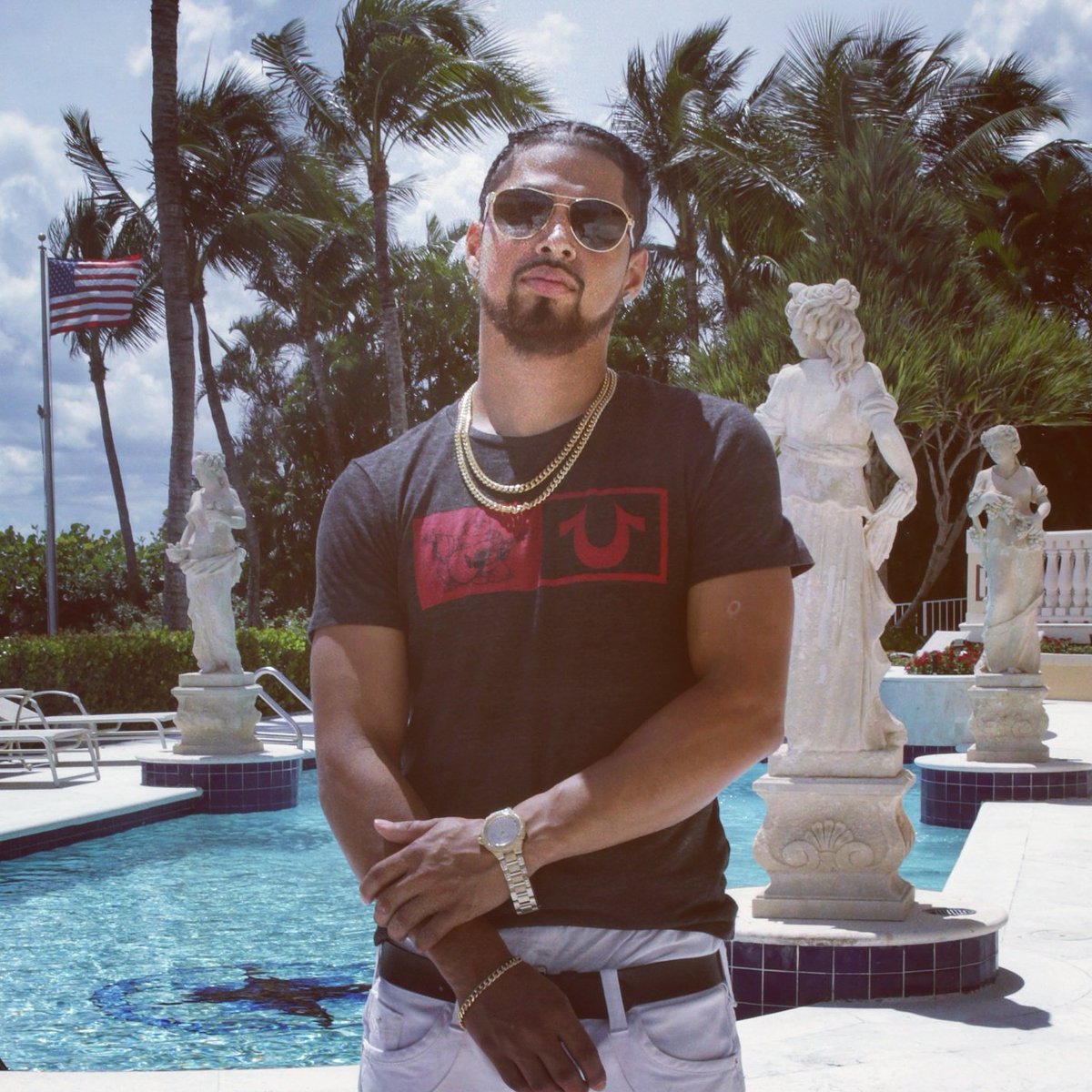 wynwoodspitta's tweet photo. Make moves not announcements #limitlessgrind #wynwoodspitta #miami #independentartist #branding #itunes #youtube https://t.co/rz8VbieZpP