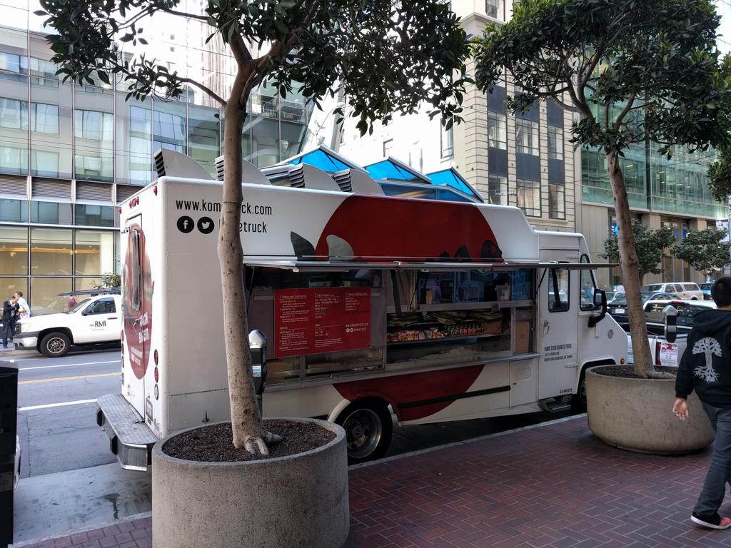 found <a href="/kometruck/">Kome Sushi Burrito</a> near mission and 1st today serving up tasty burritos for lunch!
