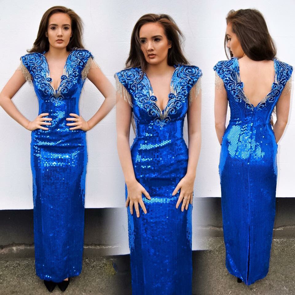 RusticRunway's tweet image. The Blue Empress, Tasselled Sleeve Detail, Size 8 💗 #vintageclothing