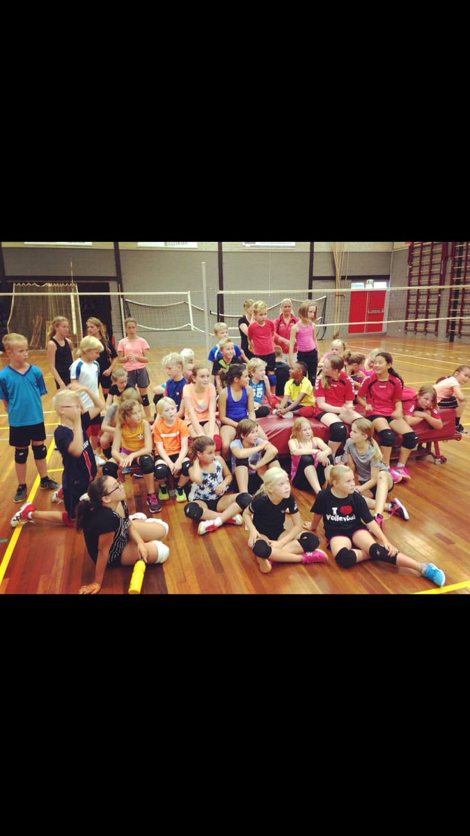 Ook onze CMV talenten zijn het seizoen gestart met de kick off. Zij kregen training van <a href="/ReflexDames1/">Zalsman/Reflex DS1</a>