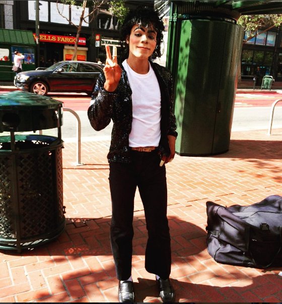 MikeKartamyshev's tweet photo. Met Michael today! :) Love San Francisco so much! #USA #SanFrancisco #MichaelJackson #apps #startup #wispapp #hrtech https://t.co/vrIxPdQj8X