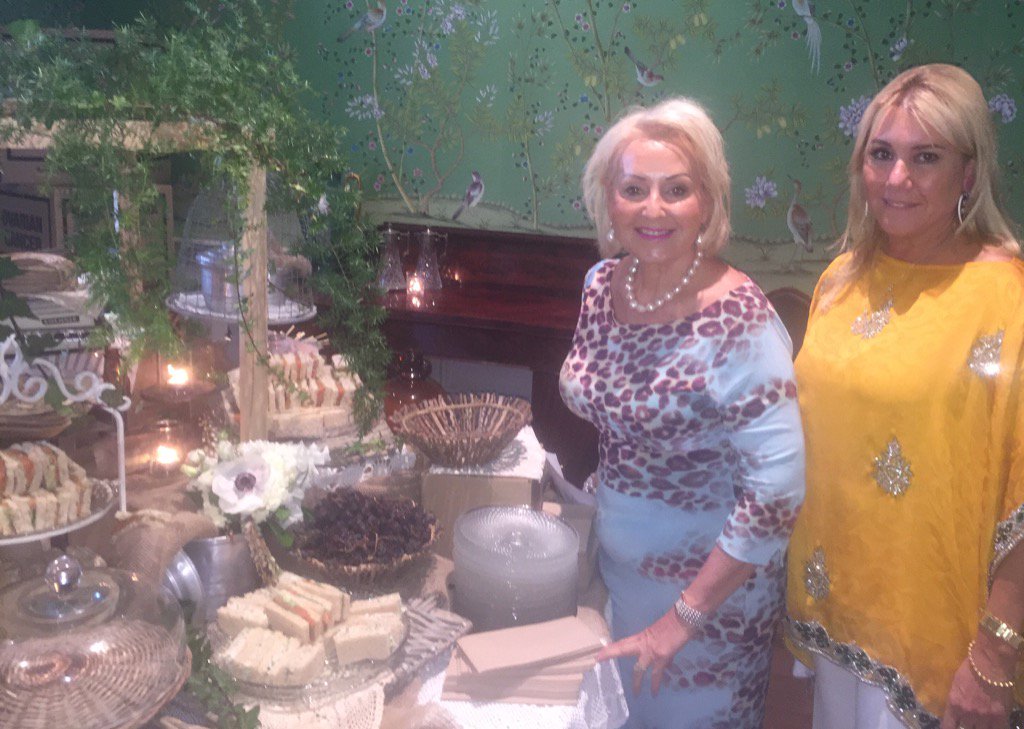 macsween_prue's tweet image. Congratulations to Charlie Brown for helping #ANZGOG to raise funds 4 ovarian cancer research and #savethebox