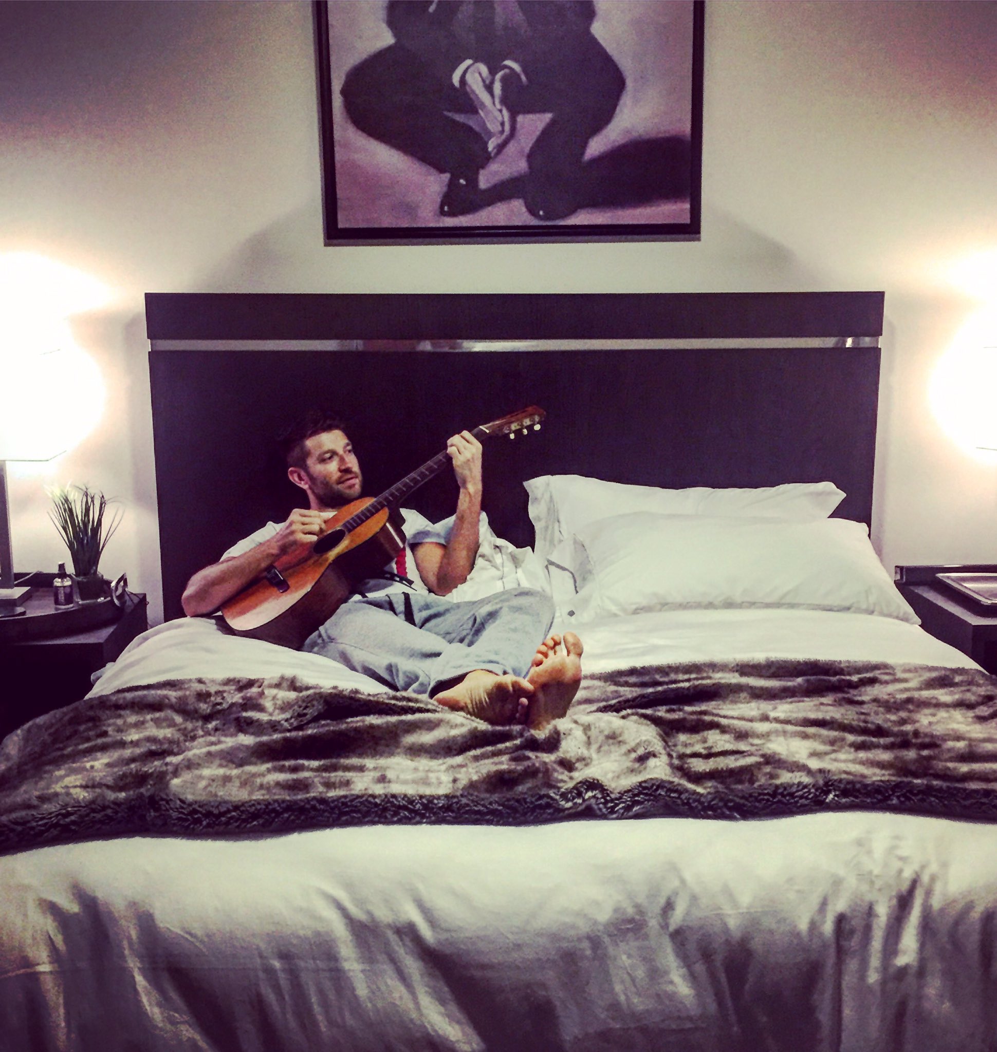 Brett Eldredge on Twitter "My bed feels like a cloud...and I love to