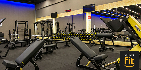 SmartFitoficial's tweet photo. A Smart Fit Vitória é uma das unidades que tem sala de ginástica! Inscreva-se: https://t.co/Badk6X0JSW #sejasmart https://t.co/1ehTQG0Lcd