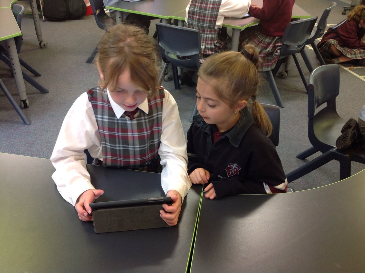 4_5TDGGLPS's tweet image. Enjoying coding @gglps. Great to hear collaboration, quiet buzz and excitement of shared success #lsalearn