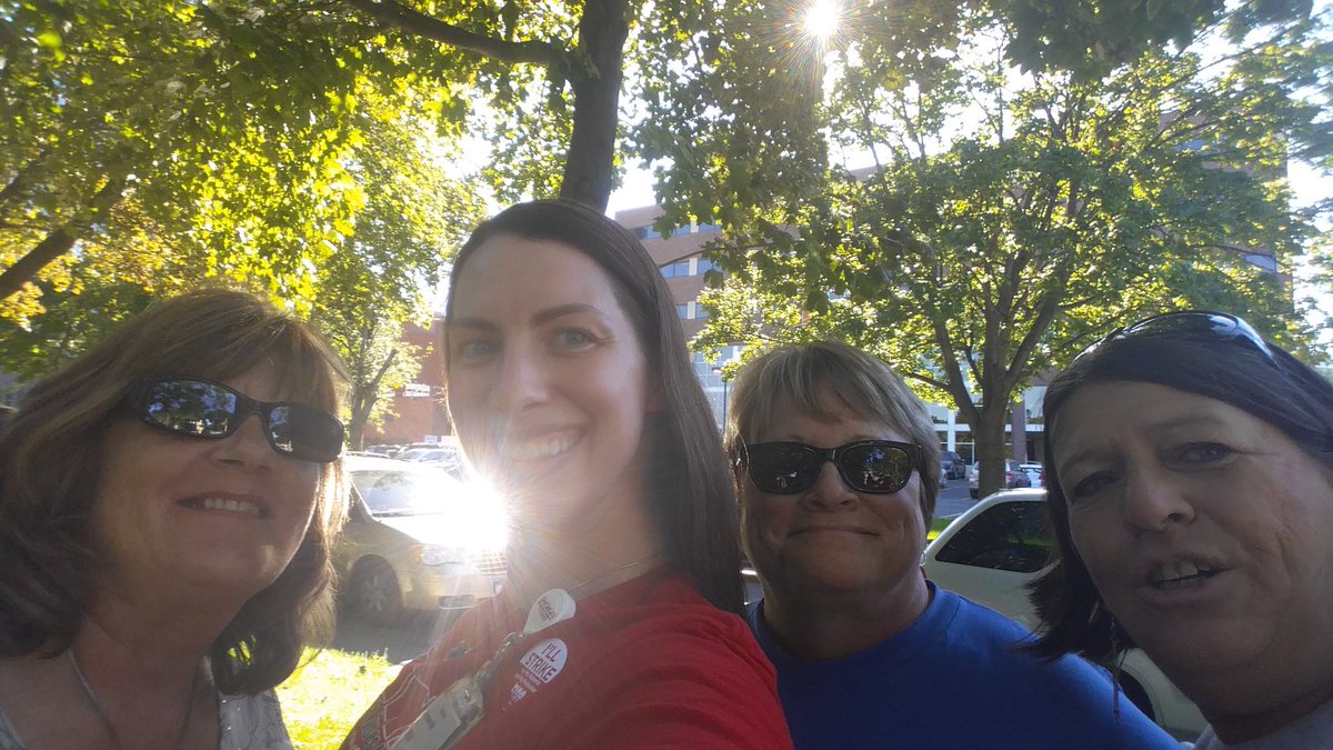 StPaulLSRC's tweet image. We support mna nurses #MN4RNS #nursesneedcare #allina cuts #1u