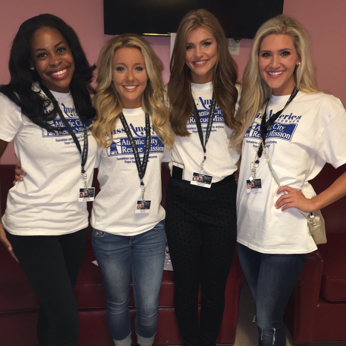 MissAmericaMS's tweet image. I had a blast at the Atlantic City Rescue Mission today. #ACRM #MissAmericaServes #missmississippi #missamerica