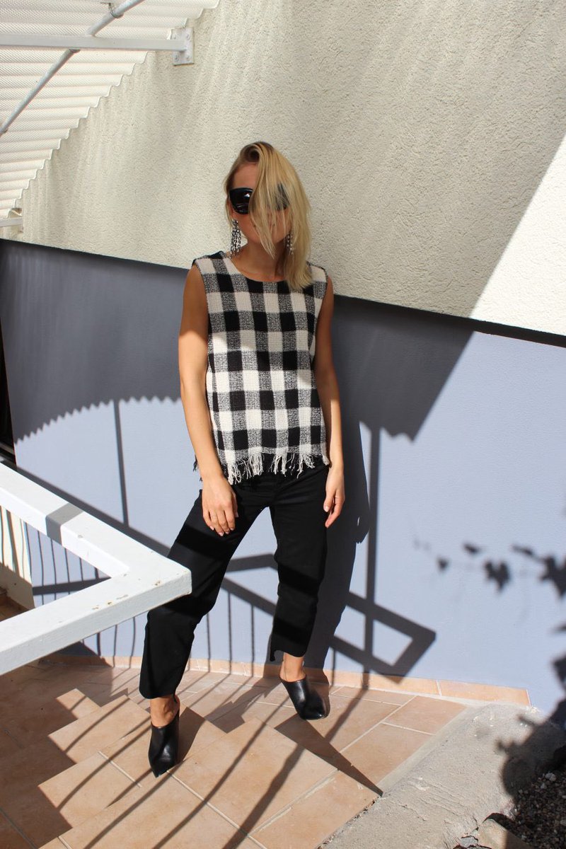 Annaov's tweet photo. Check https://t.co/4Fha1Cqfo9 #lotd #ootd #fashionblogger #fashion #trend #look #zara #pants #summer #style #blogger https://t.co/kHZ32O88Ok
