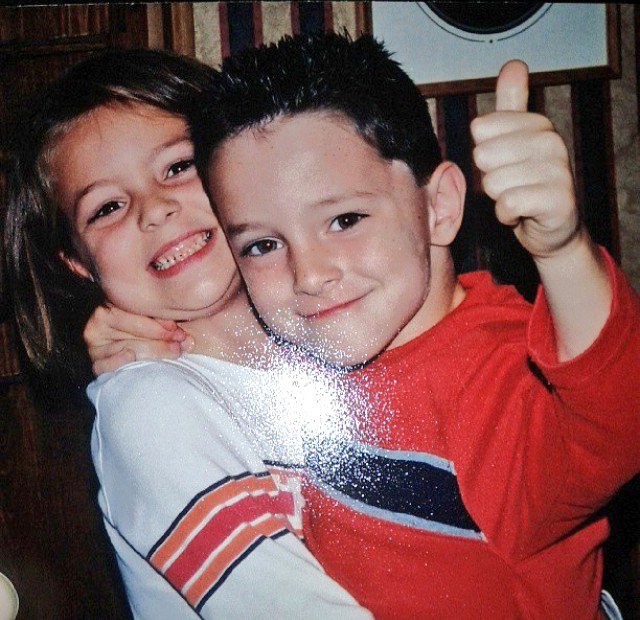 Hailey_Quinton_'s tweet photo. I wish I could go back in time when my brother was my BFF &amp; everything was so simple.. #growingupblows https://t.co/7EeEoQFNE3