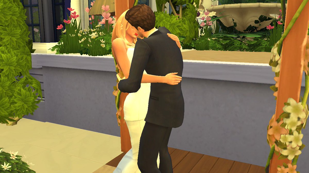 SuperSimmerBabe's tweet image. Charlotte and Laurent finally tied the knot 💍 #TheSims4 @TheSims