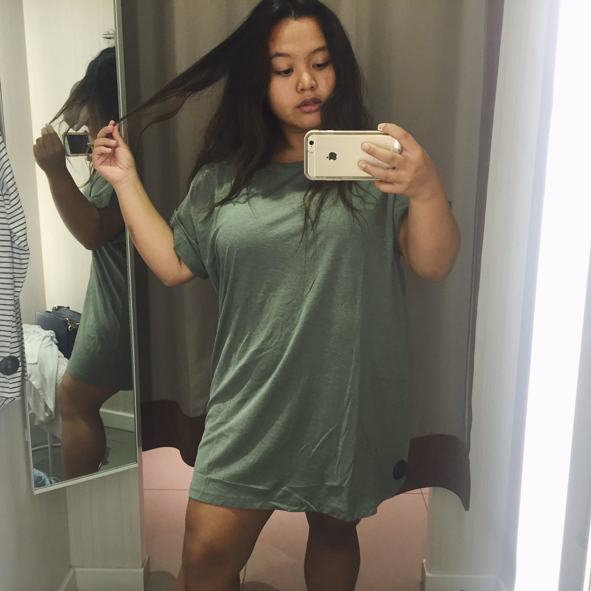 staceacorda's tweet photo. When ur feeling urself #thxH&amp;M https://t.co/RI7fWgNqUB