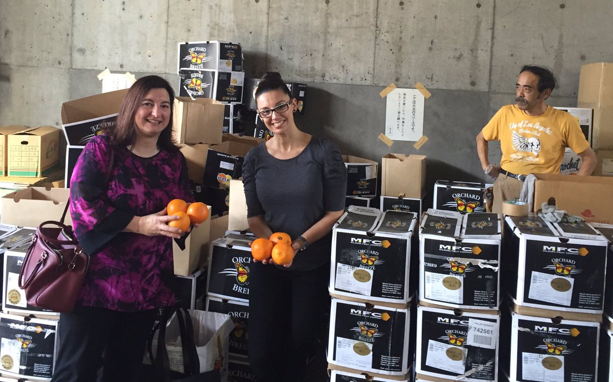 CitrusAustralia's tweet photo. CEO Citrus Aust touring largest wholesale market in Japan in Tokyo with Australian Ag Counsellor https://t.co/dVwH9vMuLo
