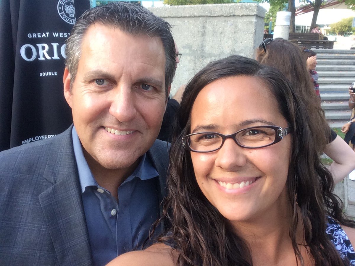 Ceevs23's tweet photo. Wonderful seeing @Min_CliffCullen at the @NewMediaMB meetup! @WTCWinnipeg https://t.co/fNNBh16g91