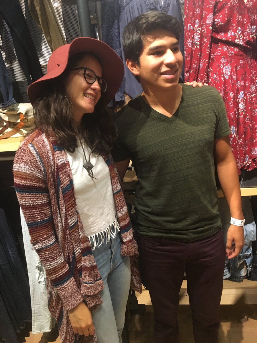 AEO_MX's tweet photo. ¡Ellos ya tienen sus Flex 360! @ximenamusic tiene los mejores tips para tener un gran outfit. #AEOJeansEvolution https://t.co/RtV0ei1Dvg