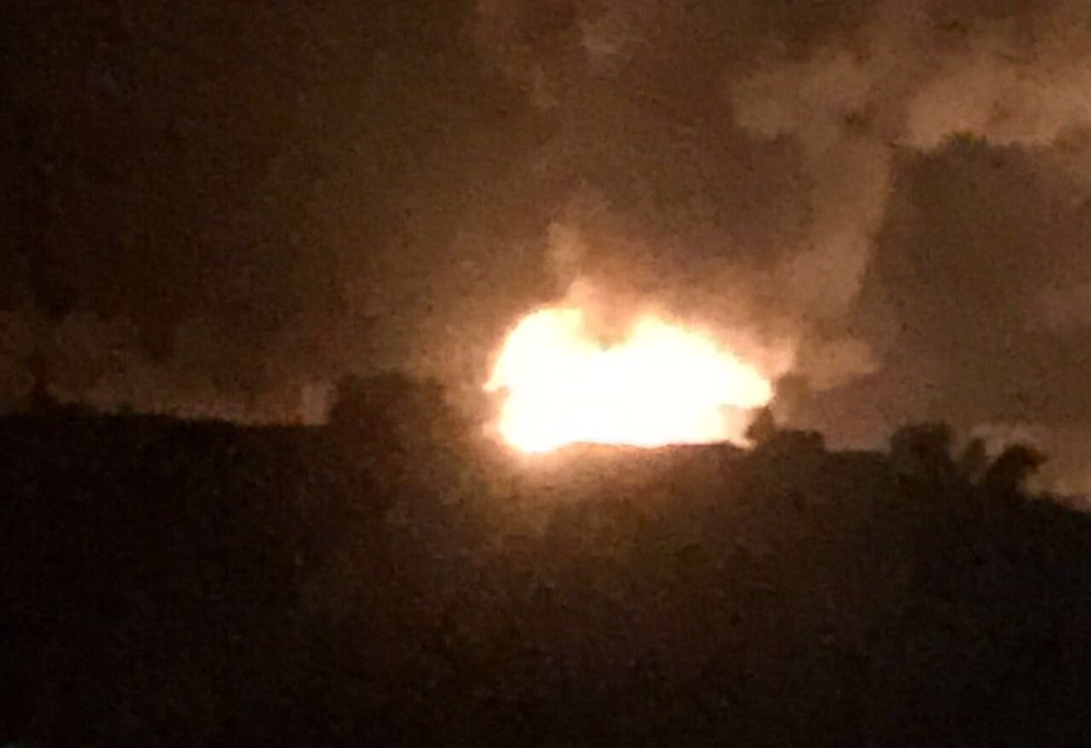 teddy_cat1's tweet photo. BREAKING NEWS - Sana'a #Yemen - Innocent civilians are being mercilessly pounded by airstrikes by #SaudiWarCrimals! https://t.co/t7Lgn0ZJsG